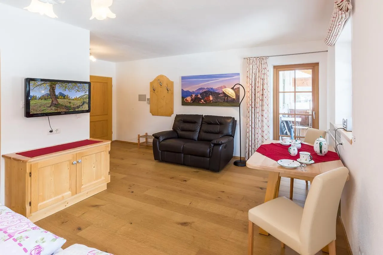 Apartamento Gaestehaus Oberland Wallgau